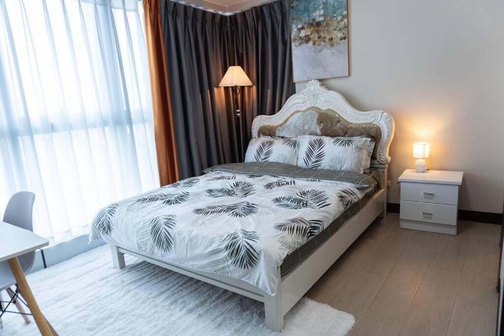 A2J Luxury 2Br Bgc Uptown Suite Near Uptown Mall Manila Exterior photo