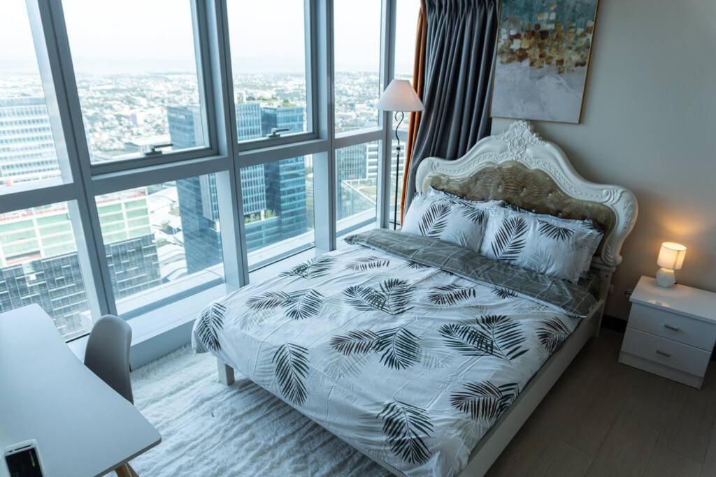 A2J Luxury 2Br Bgc Uptown Suite Near Uptown Mall Manila Exterior photo