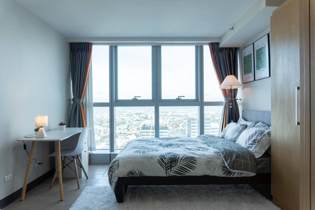 A2J Luxury 2Br Bgc Uptown Suite Near Uptown Mall Manila Exterior photo