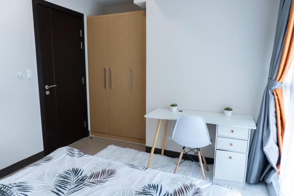 A2J Luxury 2Br Bgc Uptown Suite Near Uptown Mall Manila Exterior photo